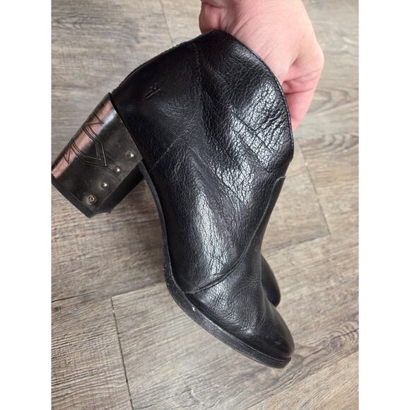 FRYE Nora Omaha Western Ankle Boot 6.5B Tribal Design Black Leather Metal Heeled - Picture 7 of 10